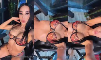 Mika Slowana onylfans ifşa videoları part 14 Posteri