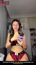 Elanur Kırmızı, Siyah En Sevdiği Renkler