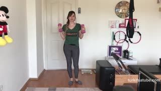 Selda Ateş - 3 GÜNDE KOLLARI SIKILAŞTIRAN EGZERSİZ KOMBİNİ GELDİ Posteri