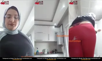 Fatma Tulumcu Seksi Olguda Temizlik Yaptı Posteri