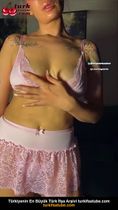 Fulya Bayan Vibratoryze Zevkle Kullanıyor | turkifsatube