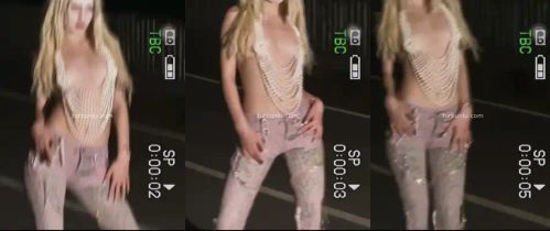 Aleyna Tilki seksi ifşa videoları part 22 - Turkunlu üzerinde izle