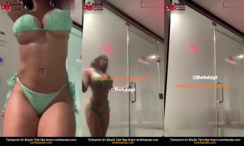 Cazibe ablasının uzun soluklu anal çıplaklığı Posteri