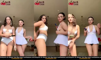Kız üvey kardeşin çıplak arkadan twerking'i Posteri