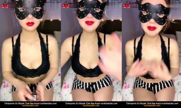 Yatağa Domalıp Sikiş Öyküsü Posteri