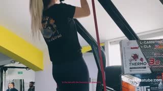 Selda Ateş - Daha sıkı kalca ve bacak için Antrenman Posteri