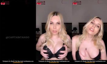 Evonmos ifşa meme kıvranarak kalça avuçladı Posteri