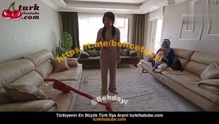 Evlilikte İki İfşa: Evde Türbanlı Kadın Posteri