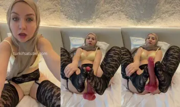 Çiğdemle Hayat Telegram Vip İfşa Videoları -  Ellerime biraz mola verdim… Sence nasıl gidiyorum? 🤭🦶 1 Posteri