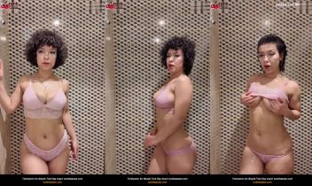 Jüpiter'in sakso-oral seks videosu, kandırmış gibi görünen bir kadınla birlikte çıplak olarak geldi Posteri