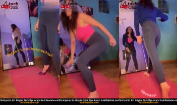 Kraliçe Fişekçi, Karışık Seks İçin Çıplak Bir Partiye Ev Sahipliği Yapıyor Posteri