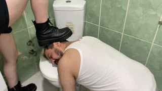 KIZIĞIT SİLAHKARINI TUVALETTE OYLAMA, YÜZÜNE YOL Posteri