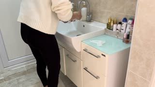 Sare Vlog - Makyaj ürünlerini temizleyelim Part 2 Posteri