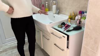 Sare Vlog - Makyaj ürünlerini temizleyelim 🧼🫧 Part 1 Posteri