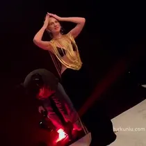 Farah Zeynep Abdullah seksi ifşa videoları part 5 - Turkunlu üzerinde izle