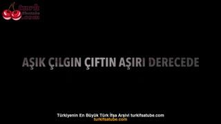 Türk çiftinin çıplak, sikişen ve kandırılan seks sahnesi Posteri