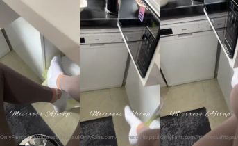 Gidin bana yemeğimi hazırlayın, yavrumu siper et. Posteri