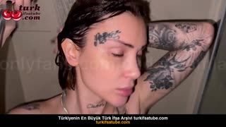 Kız üvey kardeş Cazibe Arkadan Posteri