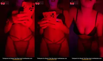 Sevilay'ın Çıplak Kalça Gösterisi Posteri