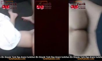 Sınıf üvey annesi, çekici bir şekilde çıplak olarak arkadan geliyor Posteri