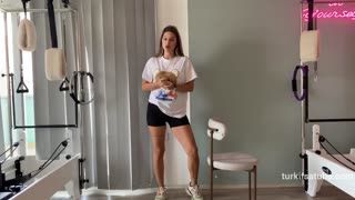 Selda Ateş - Solucan bacak görüntüsünden kurtuluyoruz Posteri