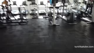 Selda Ateş - Spor salonunda etkili sırt Posteri