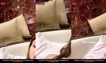 Tango Kahramanı Üvey Amcık Çıplak Açtı Posteri