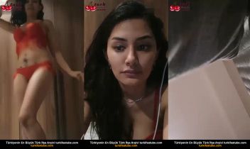 Çıplak Bayanların Sakso Performansını İzle Posteri