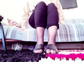 Pantolonlarımı siper et, hiç hissetme, kగydada duran o. Dilinle tozları temizle, leş gibi yılan oynat. Posteri