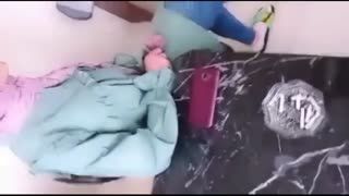 Türbanlı Amatör ifşa videosu Hem Sakso Hem Sex Posteri