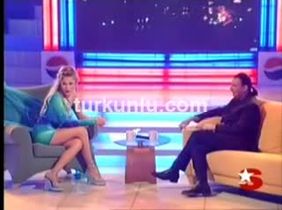 Şebnem Dönmez – mini elbiseli görüntüleri – Cumartesi Gecesi Ateşi - Turkunlu üzerinde izle
