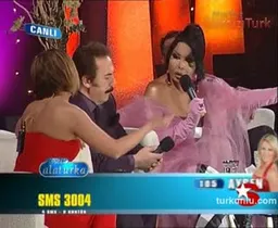 Ebru Gündeş – cesur görüntüleri – Popstar Alaturka, 2007-04-15 - Turkunlu üzerinde izle