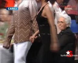 Ebru Gündeş – kışkırtıcı anları – Popstar Alaturka, 2007-06-17 - Turkunlu üzerinde izle