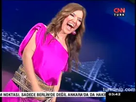 Demet Akalın – ateşli sahnesi – Saba Tümer'le Bu Gece, 2010-05-06 - Turkunlu üzerinde izle