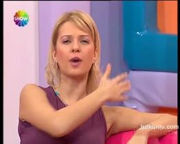 Yeliz Doğramacılar – sıcak anları – En Komik An, 2006-08-07 - Turkunlu üzerinde izle
