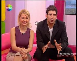 Yeliz Doğramacılar – cesur görüntüleri – En Komik An, 2006-08-07 - Turkunlu üzerinde izle