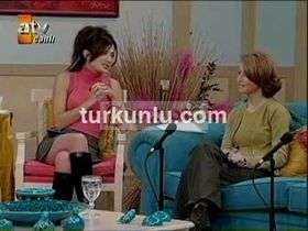 Esra Ceyhan – kışkırtıcı anları – Esra Ceyhan'la A'dan Z'ye - Turkunlu üzerinde izle
