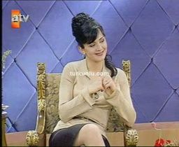 Esra Ceyhan – kışkırtıcı anları – Esra Ceyhan'la A'dan Z'ye - Turkunlu üzerinde izle