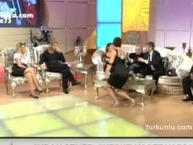 Esra Ceyhan – ateşli sahnesi – Esra Ceyhan'la - Turkunlu üzerinde izle