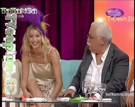 Tuba Ünsal – seksi anları – Güldür Bakalım
