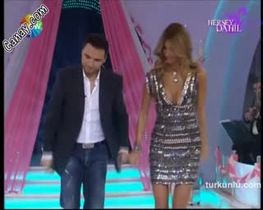 Çağla Şıkel – dikkat çekici anları – Her Şey Dahil