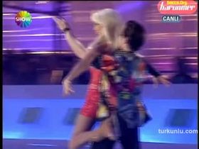 Tuğba Ekinci – dans görüntüleri – Buzda Dans