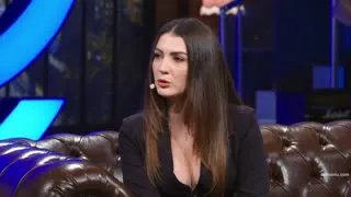 Burcu Özberk – show görüntüleri – Enis Arıkan Show - Turkunlu üzerinde izle