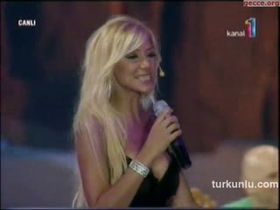 Zeynep Mansur – kışkırtıcı anları – Renkli 1 Gece