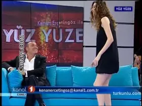 Şenay Akay – kışkırtıcı anları – Yüz Yüze - Turkunlu üzerinde izle