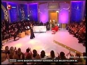 Lerzan Mutlu – cesur görüntüleri – Yıldızların Altında - Turkunlu üzerinde izle