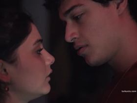İstanbul Ansiklopedisi – seksi videoları – S1 B4 - Turkunlu üzerinde izle