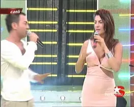 Tuğba Ekinci – seksi anları – Serdar Ortaç'la Hep Beraber, 2006-07-20