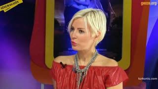 Ömür Gedik – seksi videoları – Cinemania, 2011-11-19 - Turkunlu üzerinde izle