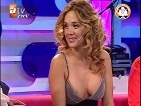 Didem Erol – seksi anları – Maksat Muhabbet - Turkunlu üzerinde izle